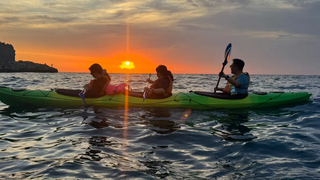 Private Sunset Kayak tour-8